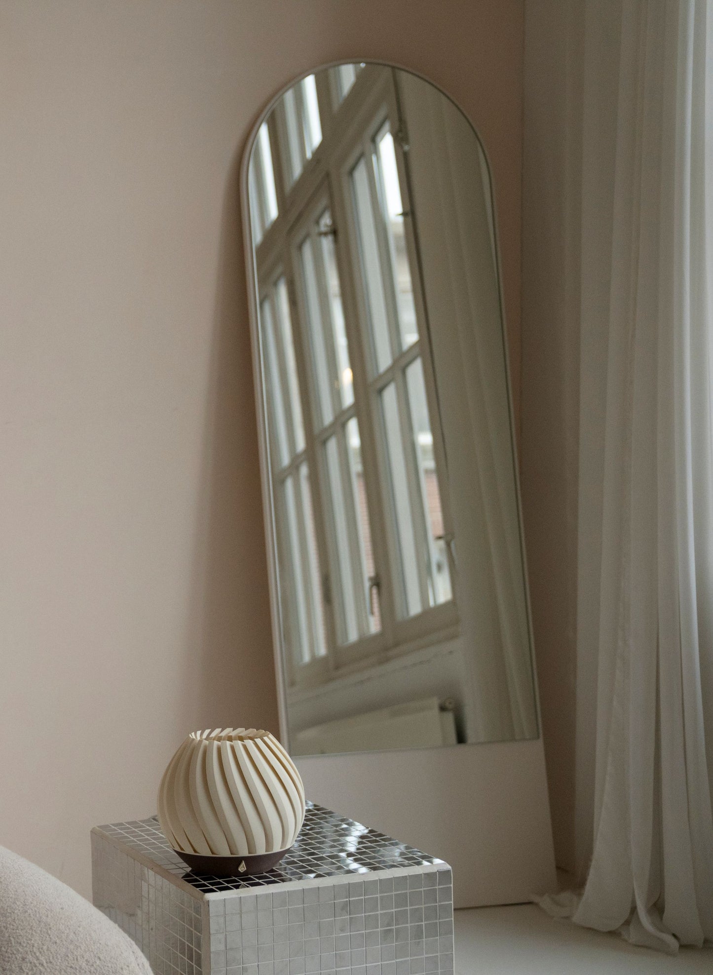 Brede Nautilus | Witte Duurzame Tafellamp