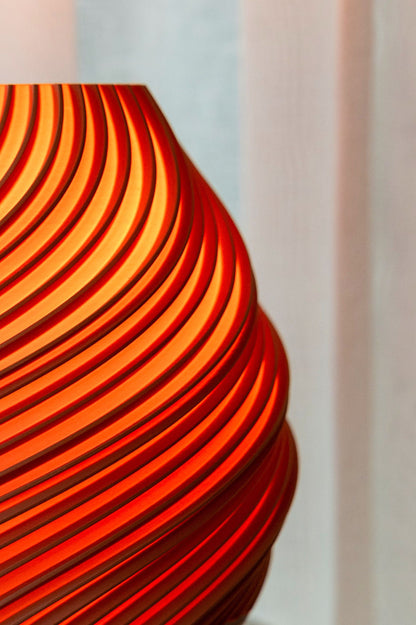 Seevlam Wulk | Rode Duurzame Tafellamp